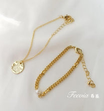Load image into Gallery viewer, HUANZHI 2019 New Baroque Irregular Imitation Pearls Gold Metal Link Chain Bracelets for Women Girl Summer Party Jewelry