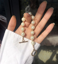 Load image into Gallery viewer, HUANZHI 2019 New Baroque Irregular Imitation Pearls Gold Metal Link Chain Bracelets for Women Girl Summer Party Jewelry