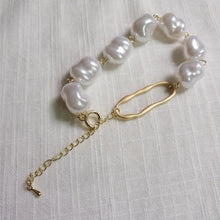 Load image into Gallery viewer, HUANZHI 2019 New Baroque Irregular Imitation Pearls Gold Metal Link Chain Bracelets for Women Girl Summer Party Jewelry