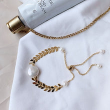 Load image into Gallery viewer, HUANZHI 2019 New Baroque Irregular Imitation Pearls Gold Metal Link Chain Bracelets for Women Girl Summer Party Jewelry